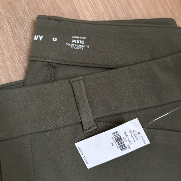 Old Navy High-Rise Pixie Pants Size 12 - Picture 5 of 5